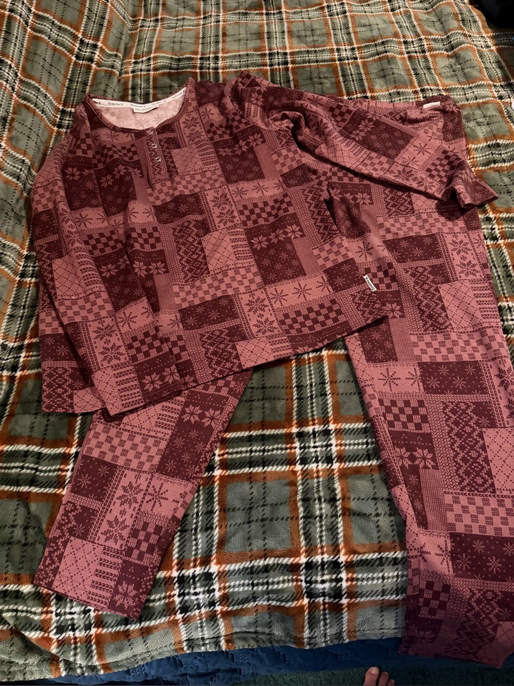 Womens Long Sleeve Pajama Set in Mauve Patchwork Print by bear paw size large